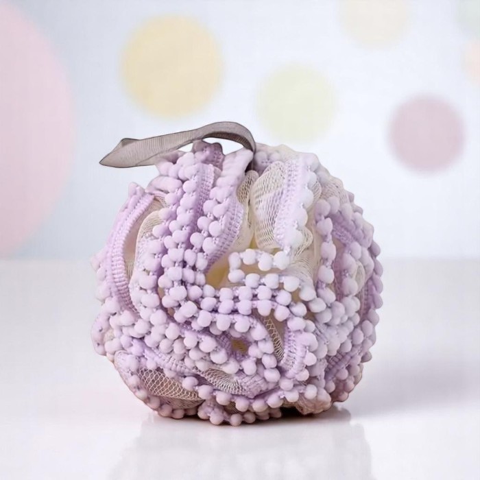 Exfoliating Bath Sponge with Hanging Ribbon in Purple